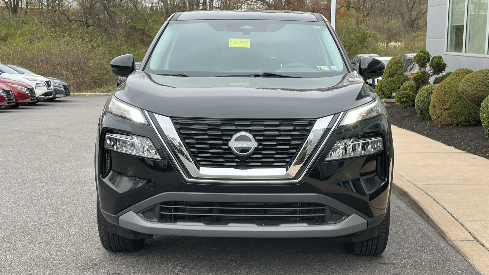 Certified 2022 Nissan Rogue SV image 3