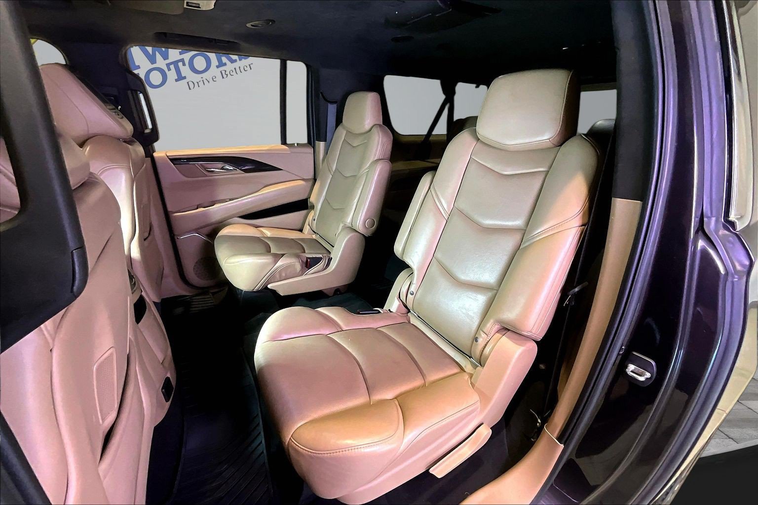 Used 2018 Cadillac Escalade ESV Platinum AWD/4WD image 22