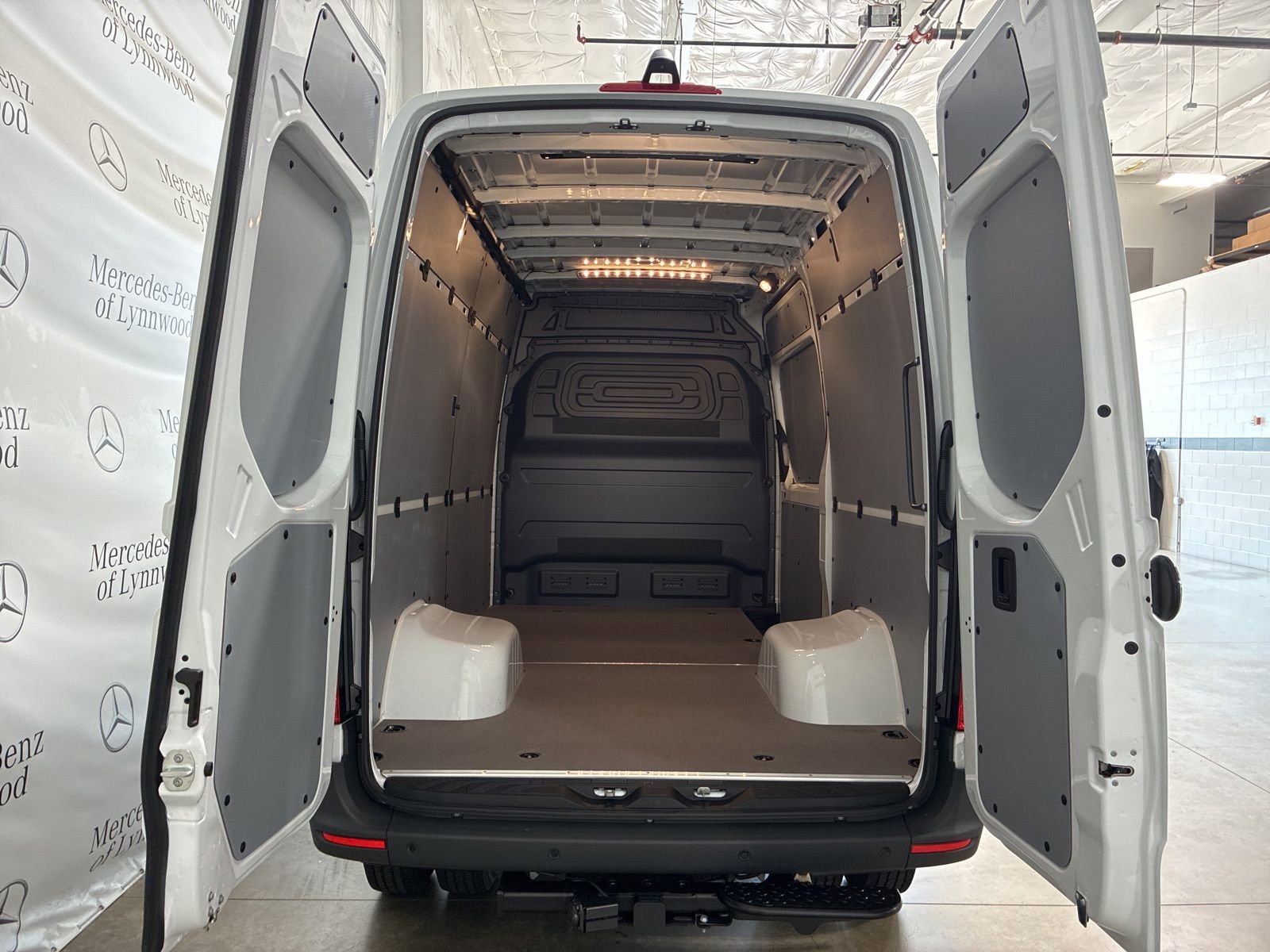 New 2025 Mercedes-Benz Sprinter 3500 image 8