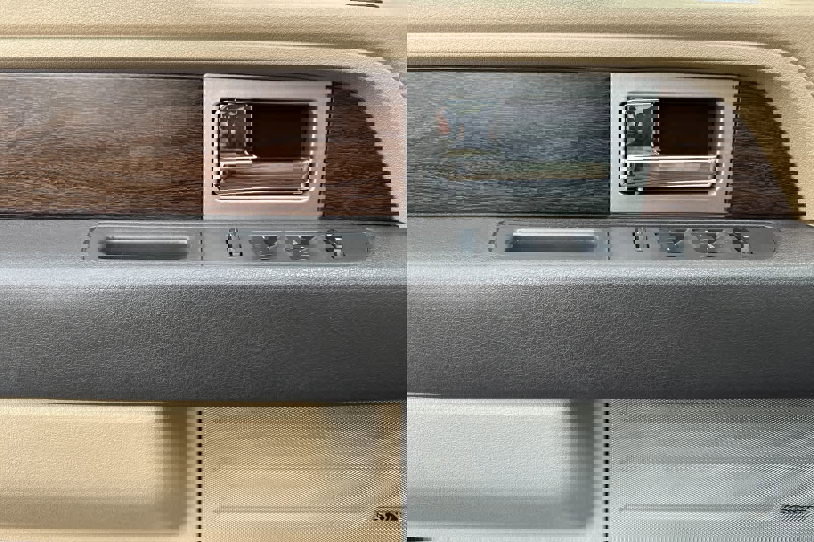 Used 2013 Ford F150 Lariat w/ Luxury Equipment Group image 12