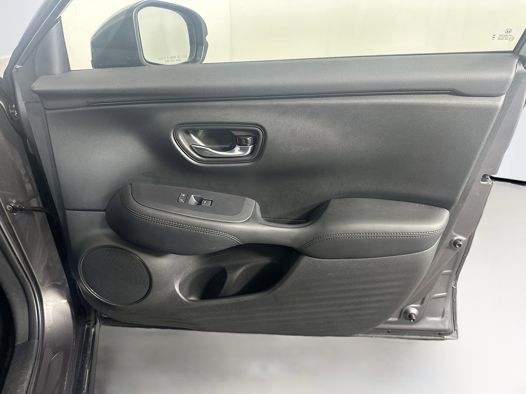 Used 2025 Honda HR-V LX image 31
