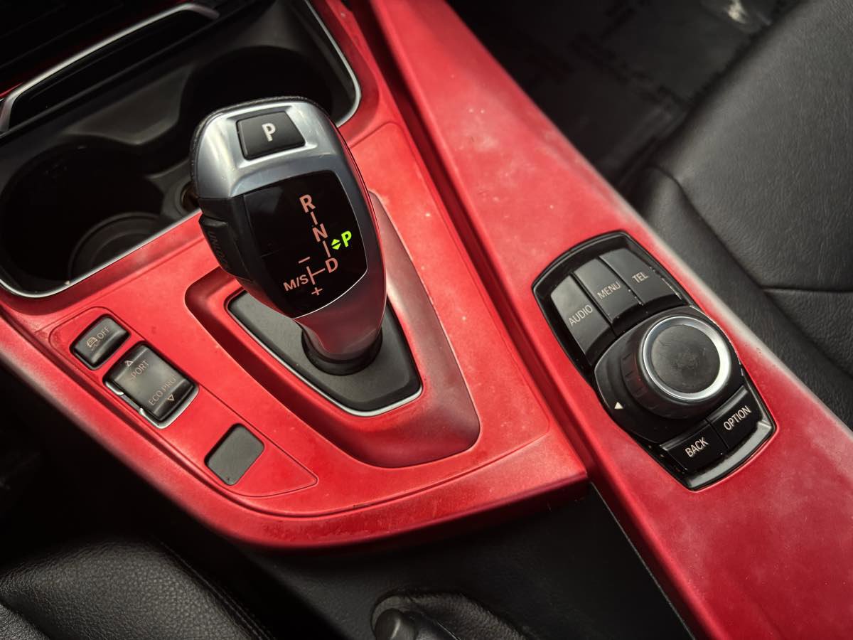 Used 2016 BMW 320i Sedan RWD image 18