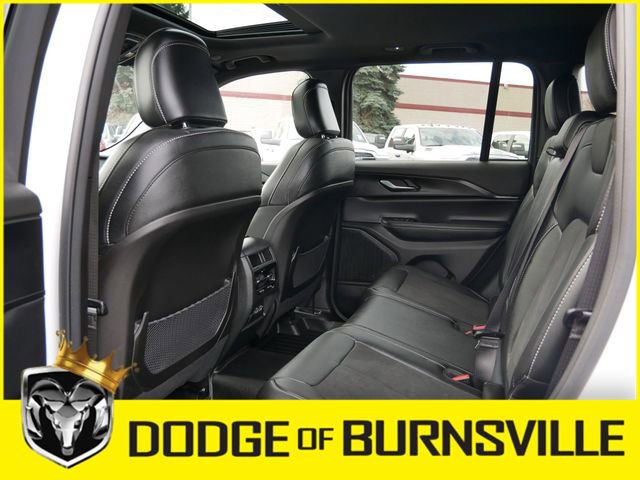 Used 2023 Jeep Grand Cherokee Altitude image 18