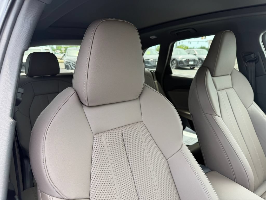 Certified 2025 Audi Q5 Prestige AWD/4WD image 17
