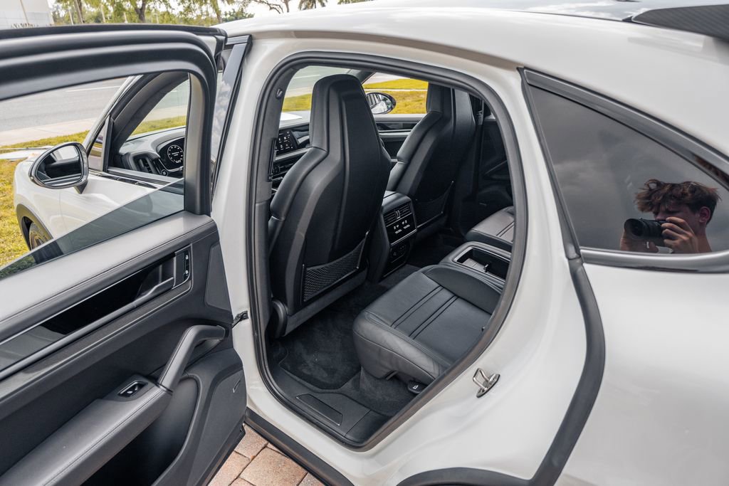 Used 2024 Porsche Cayenne Turbo GT image 39