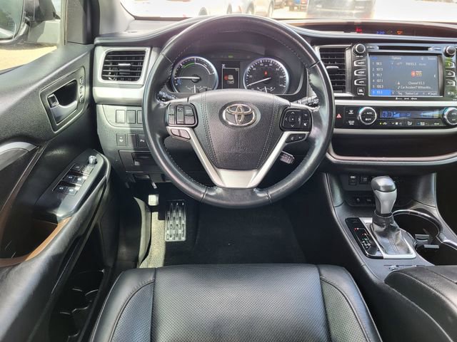 Used 2017 Toyota Highlander Limited w/ Carpet Mat Package AWD/4WD image 25