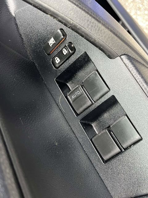 Used 2015 Toyota Corolla S w/ Driver Convenience Package image 10