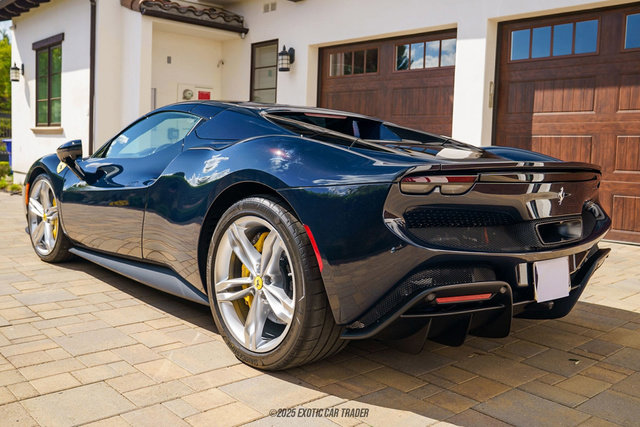 Used 2025 Ferrari 296 GTS RWD image 17