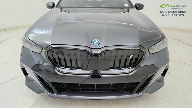 Used 2024 BMW i5 eDrive40i w/ M Sport Package image 8