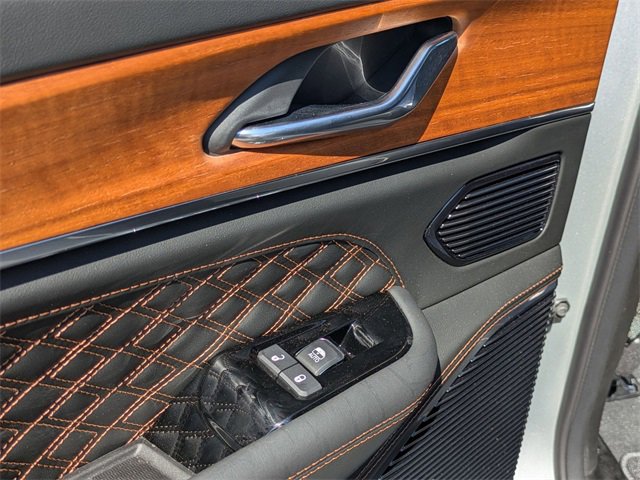 New 2024 Jeep Grand Cherokee Summit image 24