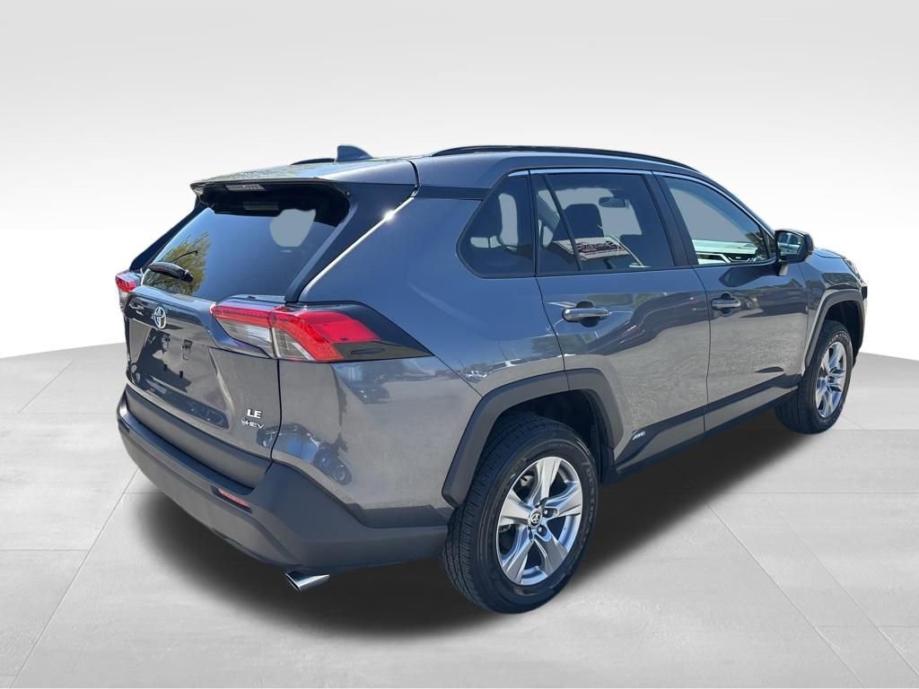Used 2025 Toyota RAV4 LE AWD/4WD image 5