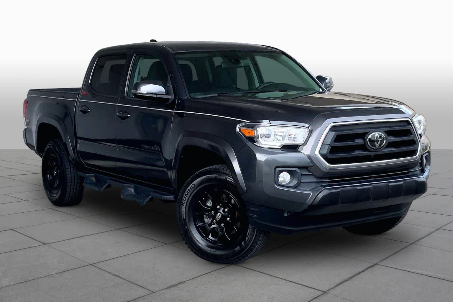 Used 2022 Toyota Tacoma SR5 w/ Technology Package RWD image 3