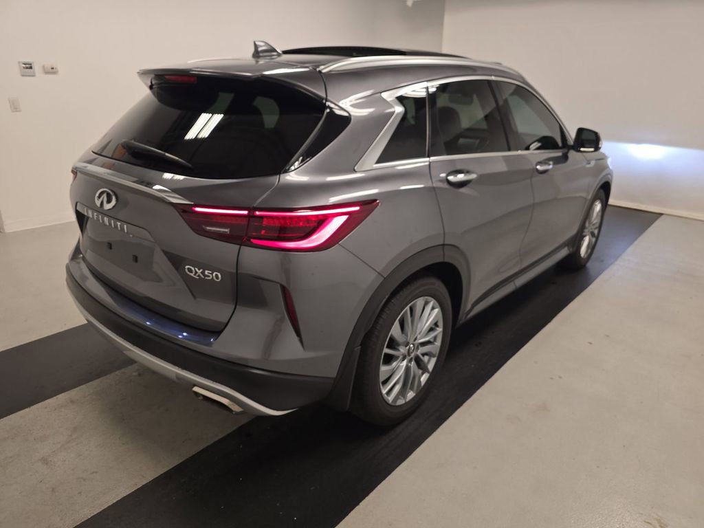 Used 2023 INFINITI QX50 Luxe FWD image 5