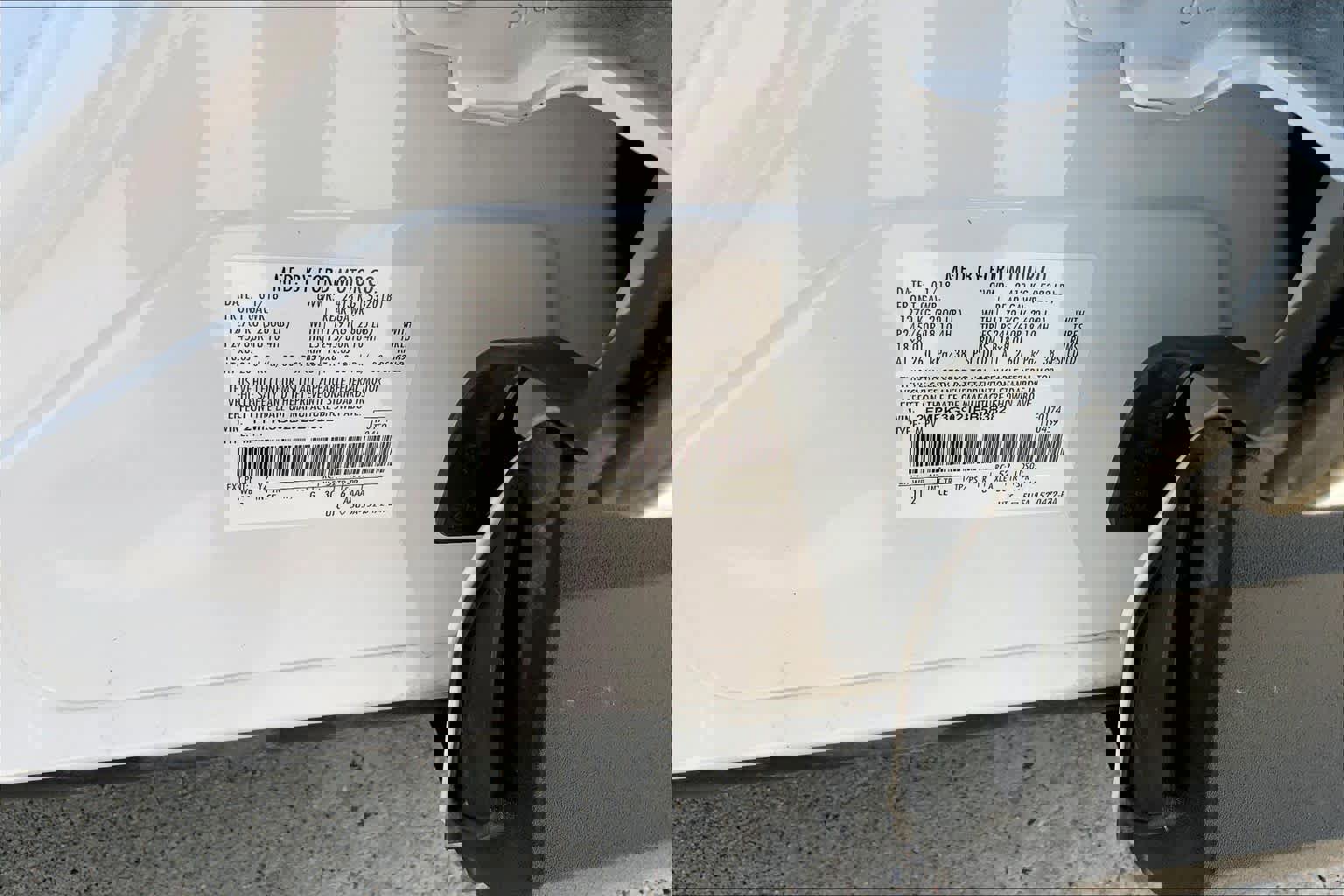 Used 2018 Ford Edge SE FWD image 36