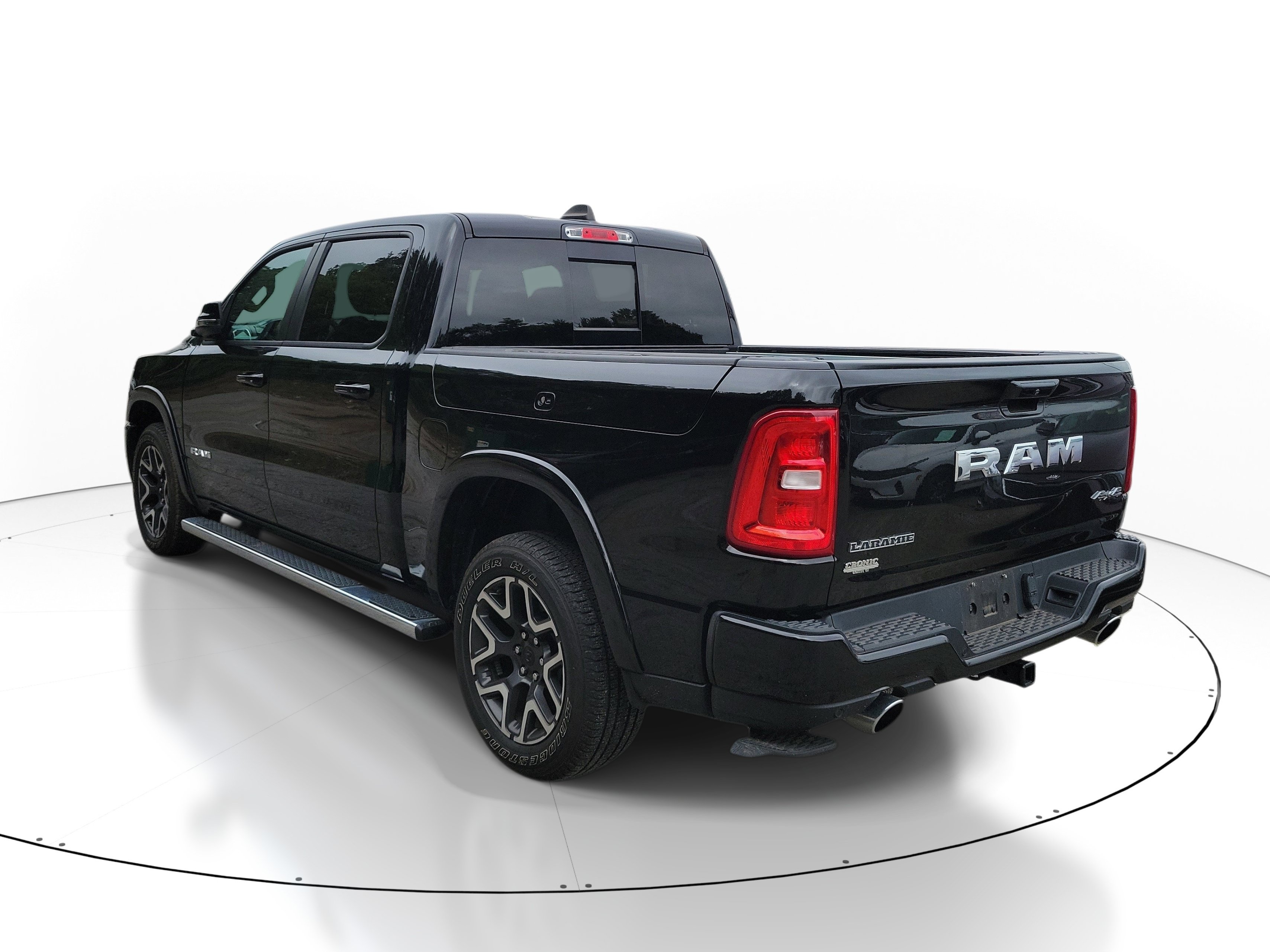 Used 2025 RAM 1500 Laramie w/ Sport Appearance Package AWD/4WD image 4