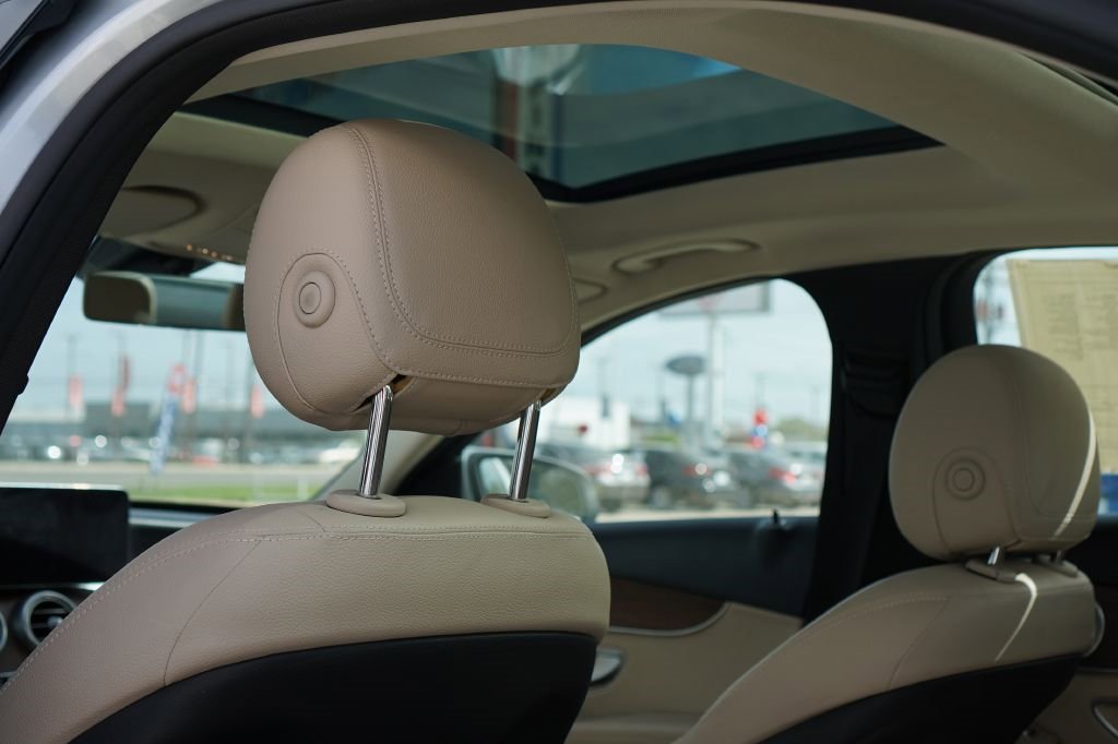 Used 2021 Mercedes-Benz C 300 4MATIC Sedan image 12