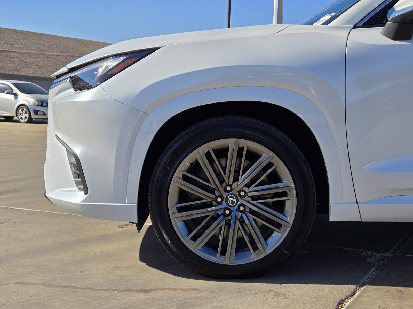 New 2026 Lexus TX 550h AWD Plug-In Hybrid image 5
