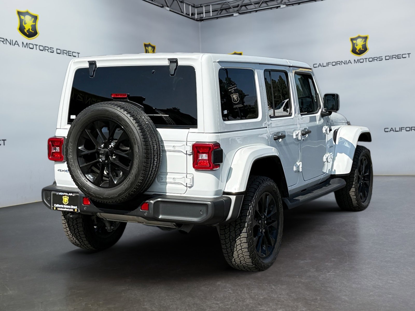 Used 2021 Jeep Wrangler Unlimited Sahara w/ Cold Weather Group image 5