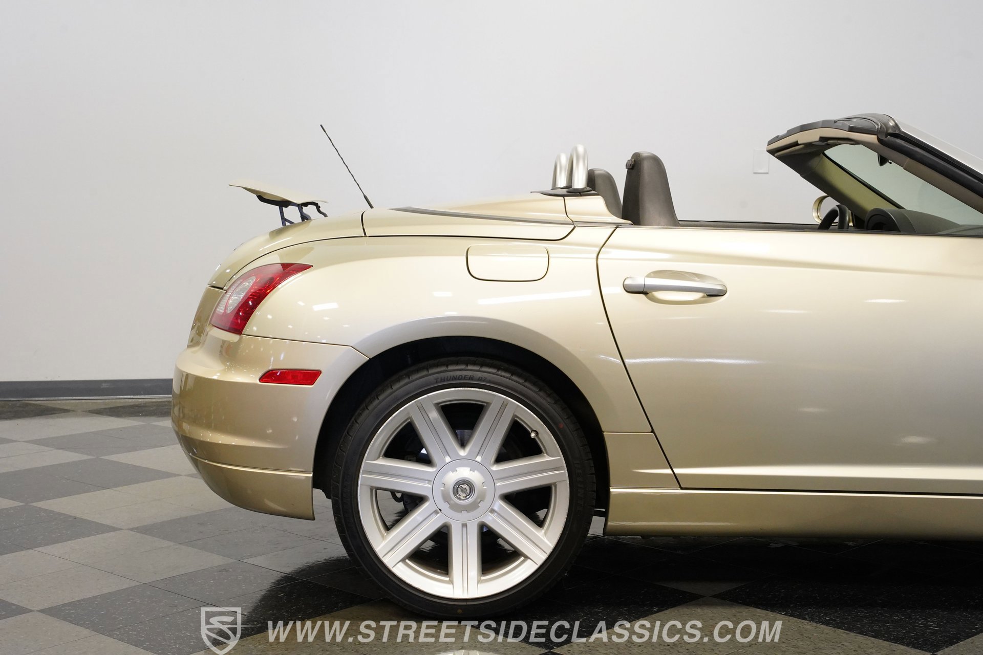 Used 2006 Chrysler Crossfire Limited RWD image 30
