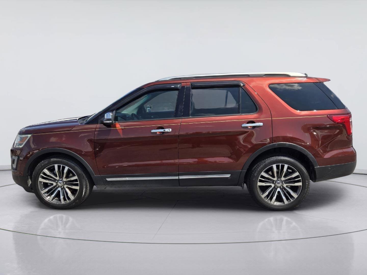 Used 2016 Ford Explorer Platinum AWD/4WD image 5