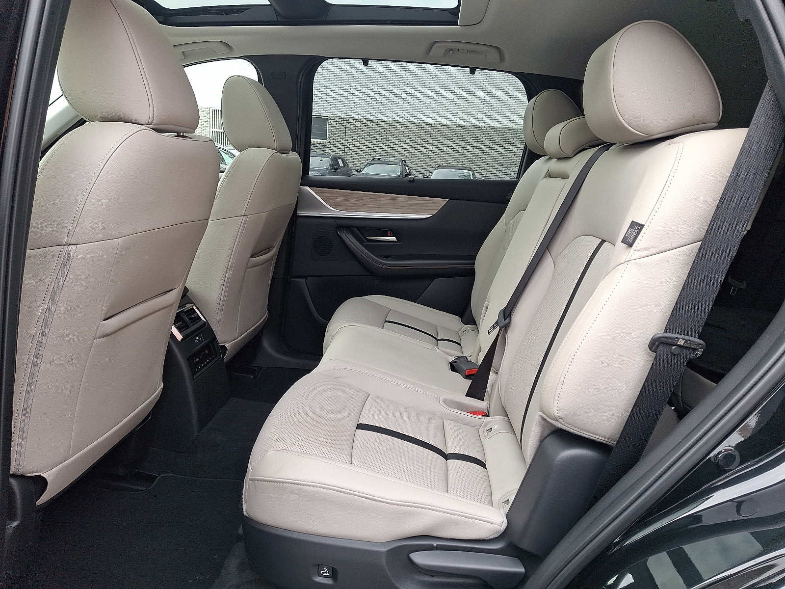 Certified 2025 MAZDA CX-90 3.3 Turbo w/ Premium Sport Pkg image 10