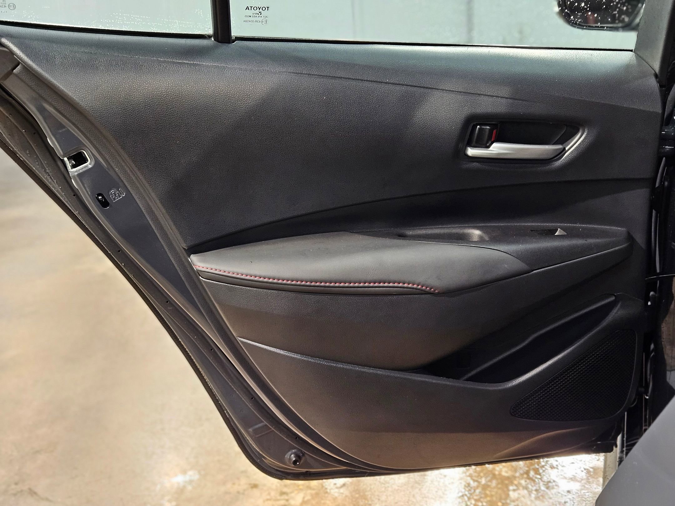 Used 2025 Toyota Corolla SE image 33