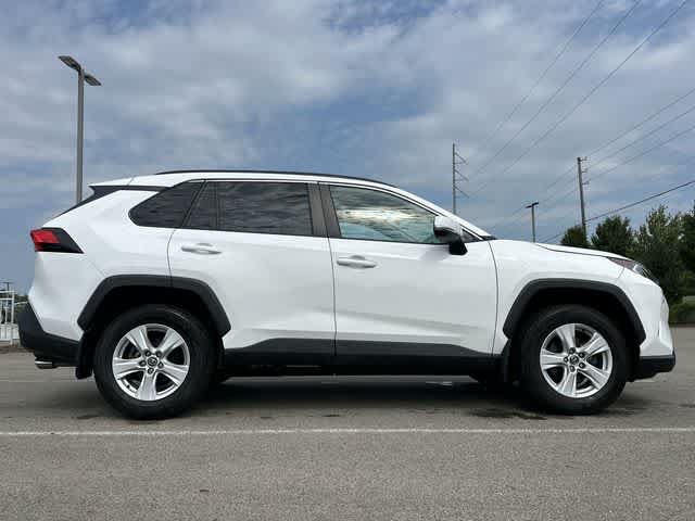 Used 2021 Toyota RAV4 XLE AWD/4WD image 3