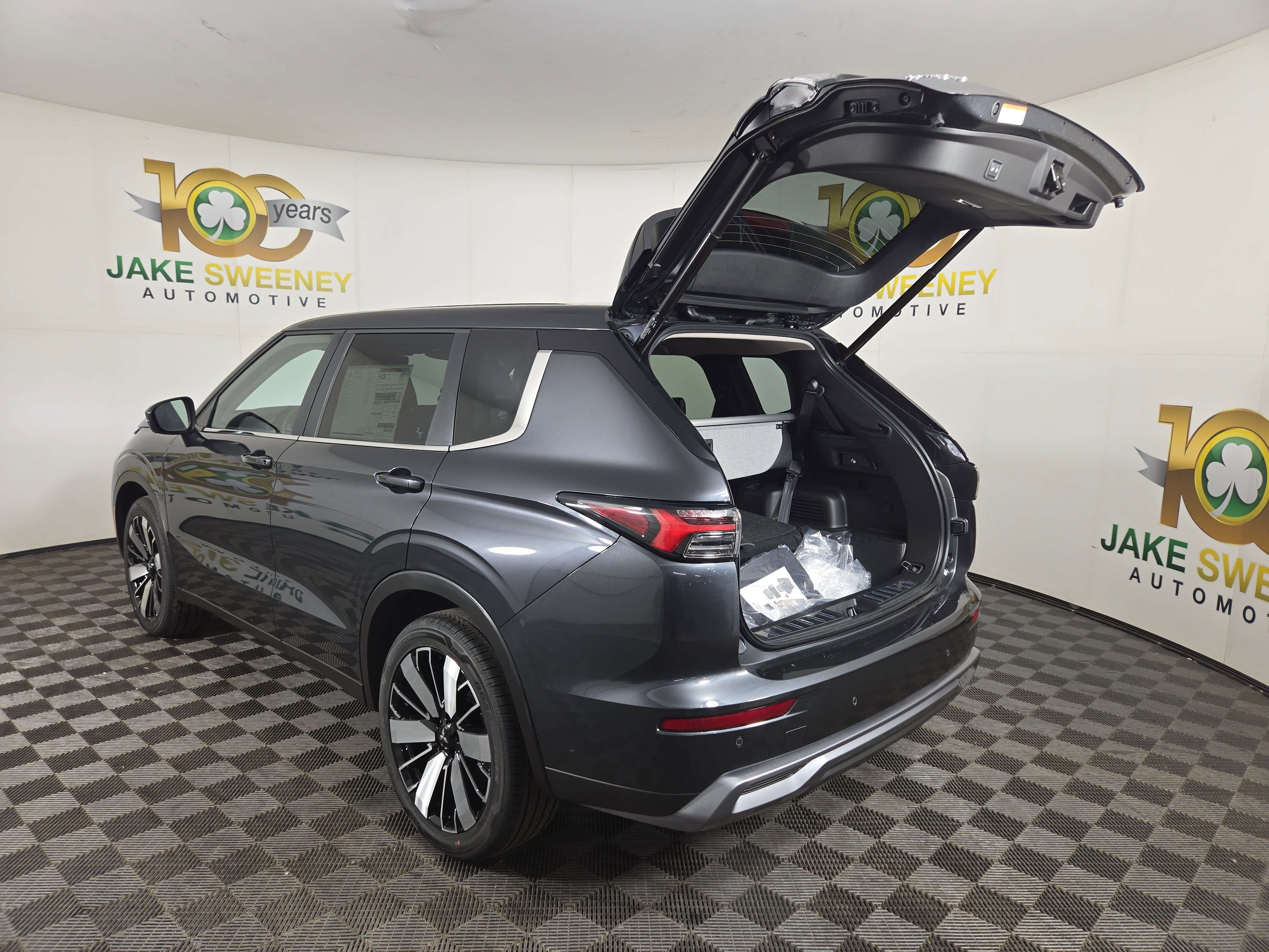 New 2026 Mitsubishi Outlander SE image 32