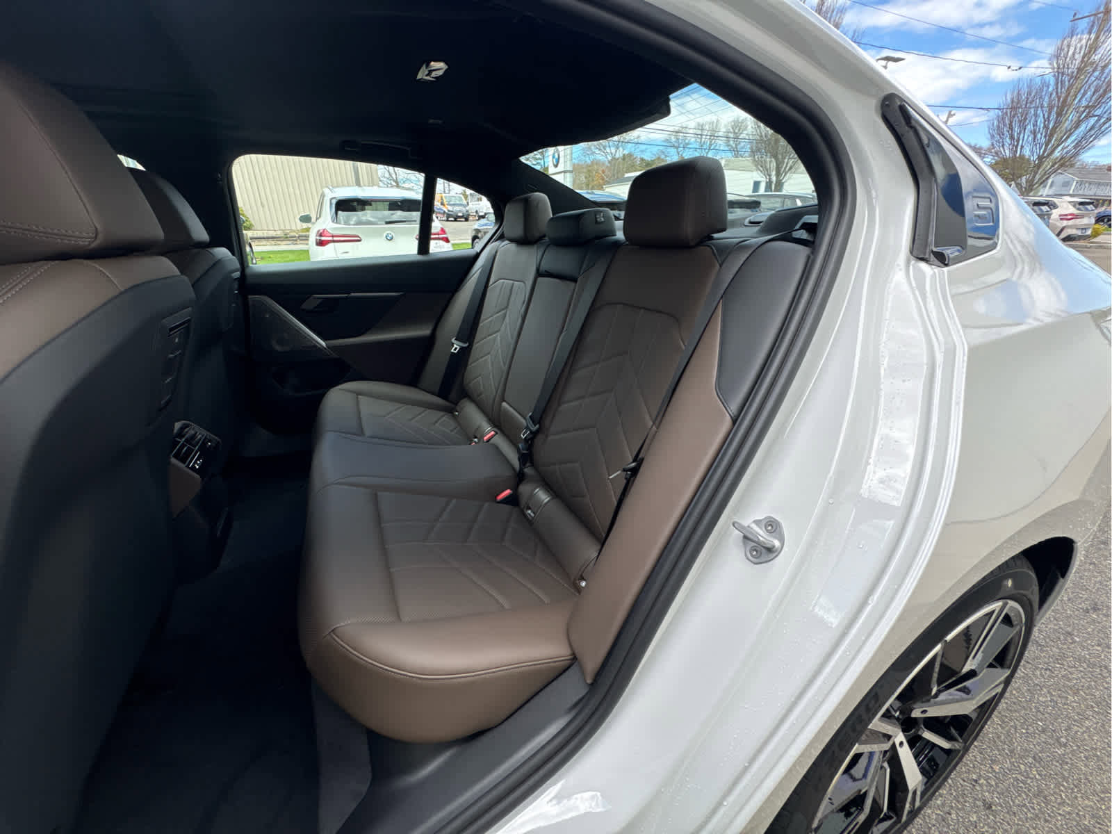 New 2027 BMW 530i xDrive AWD/4WD image 17
