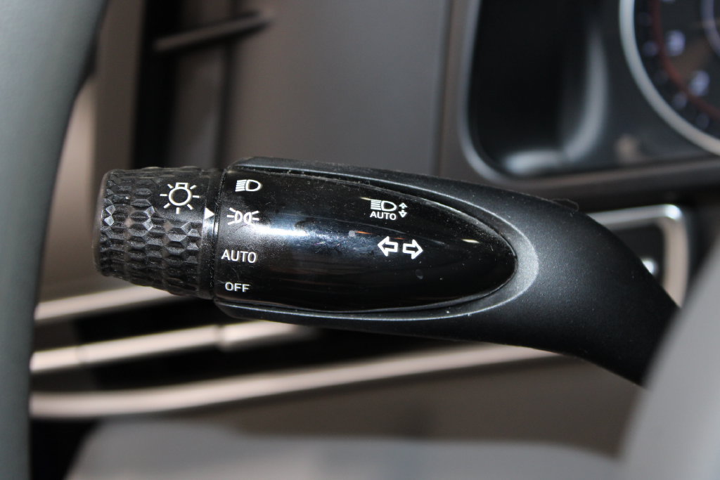 Used 2023 Hyundai Elantra SEL FWD image 34
