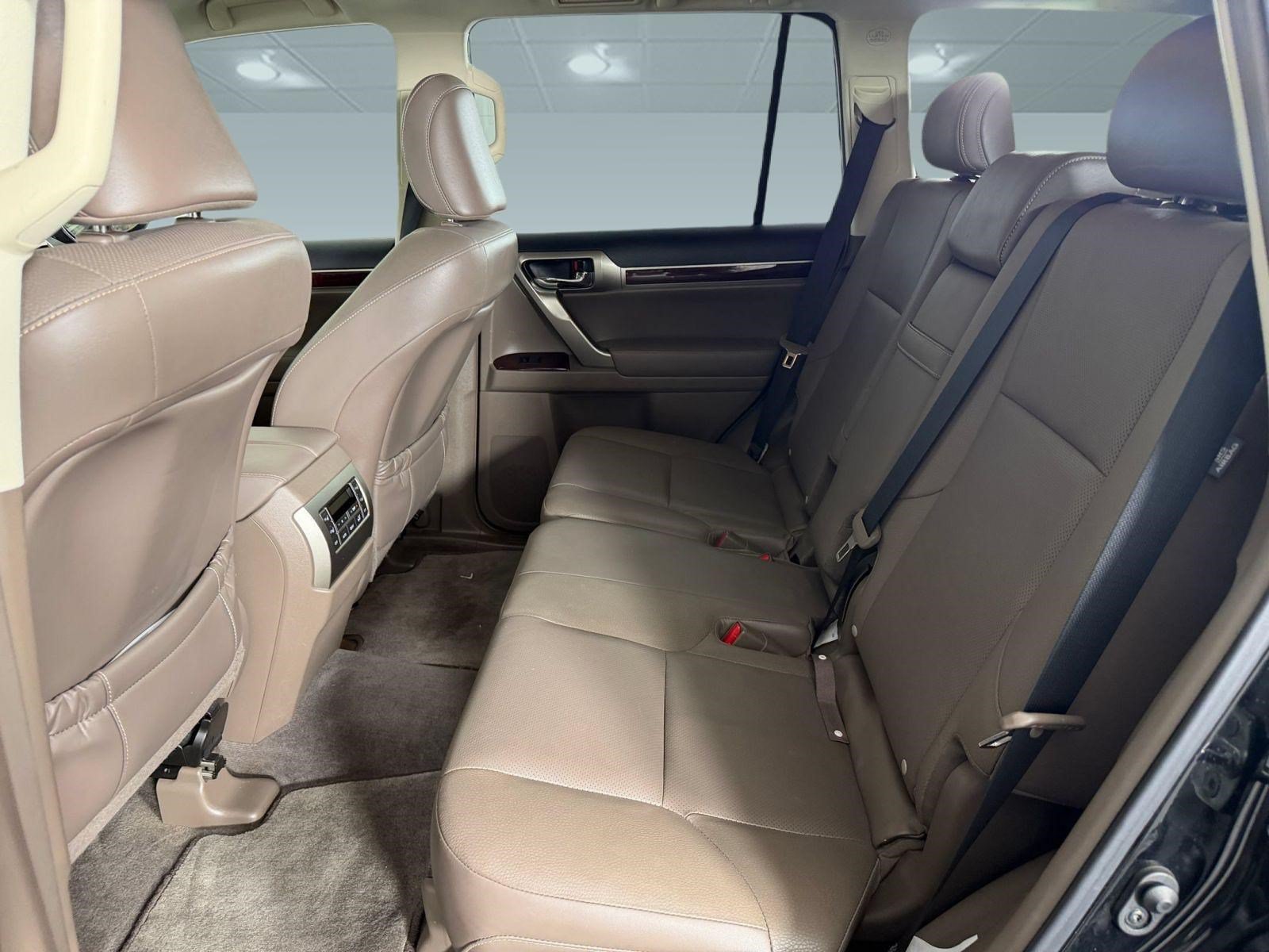Used 2018 Lexus GX 460 Premium w/ Premium Package AWD/4WD image 24