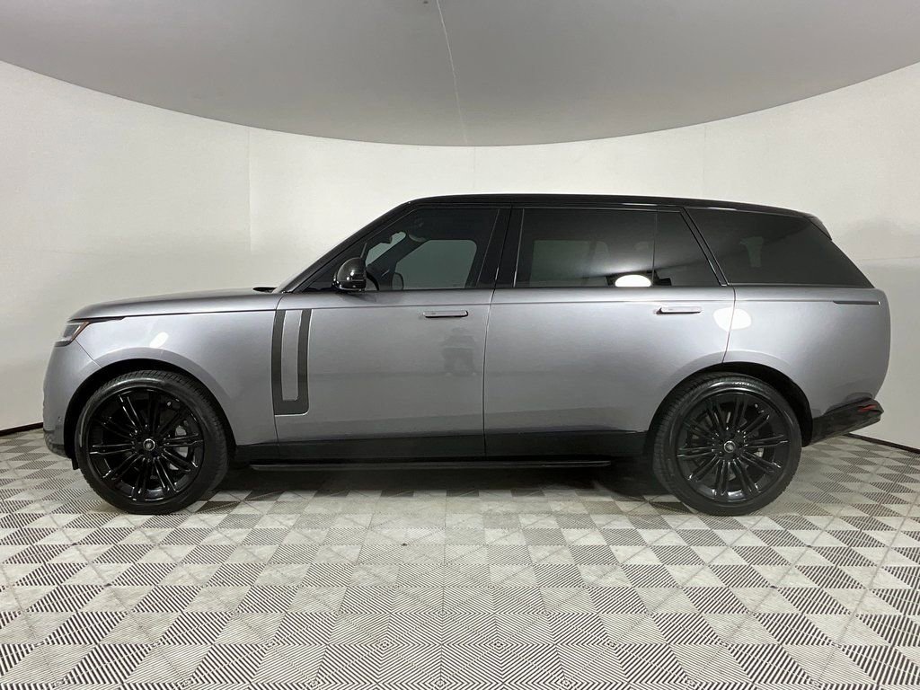 Certified 2025 Land Rover Range Rover Long Wheelbase SE AWD/4WD image 2