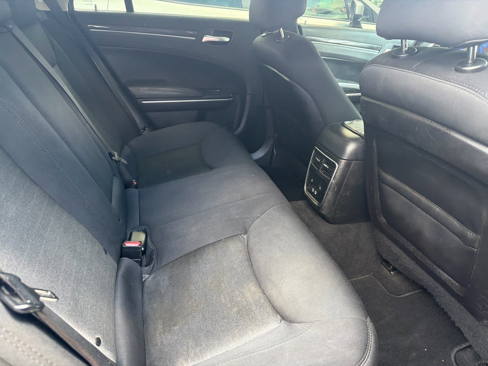 Used 2019 Chrysler 300 Touring w/ Sport Appearance Package image 6