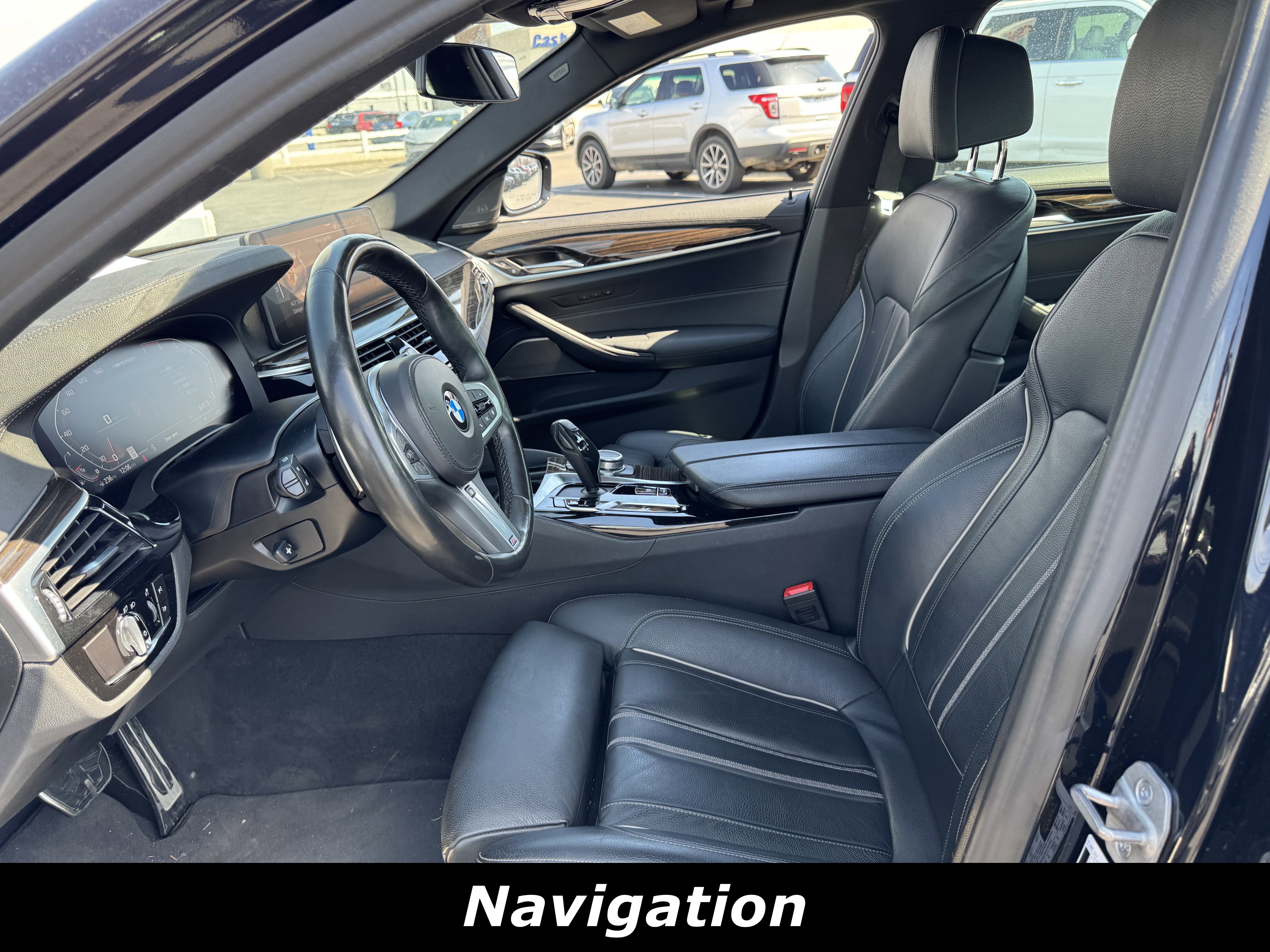 Used 2022 BMW M550i xDrive image 3