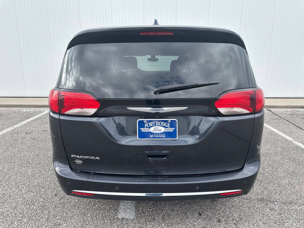 Used 2020 Chrysler Pacifica Touring-L Plus FWD image 6