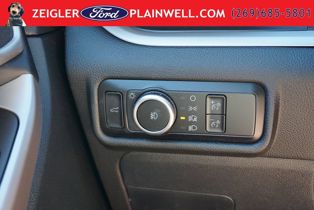 Used 2023 Ford Explorer XLT w/ Equipment Group 202A AWD/4WD image 29