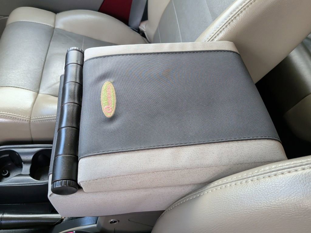 Used 2010 Jeep Wrangler Unlimited Rubicon w/ Dual Top Group image 24