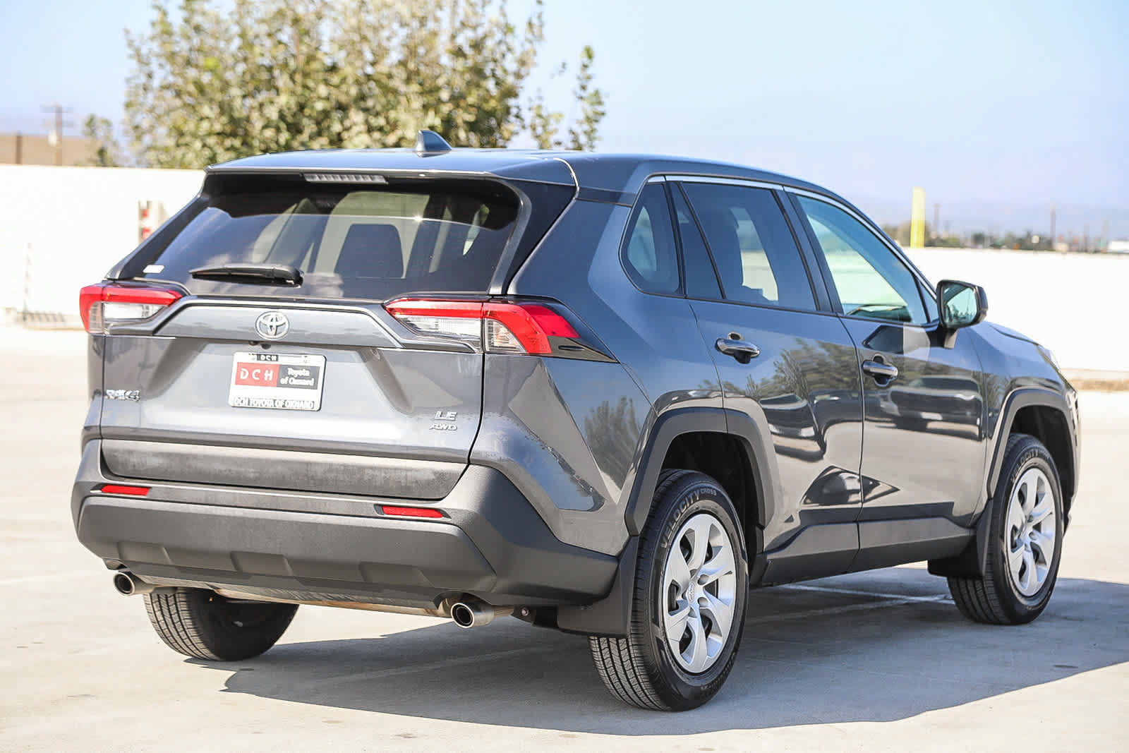 Used 2023 Toyota RAV4 LE AWD/4WD image 5