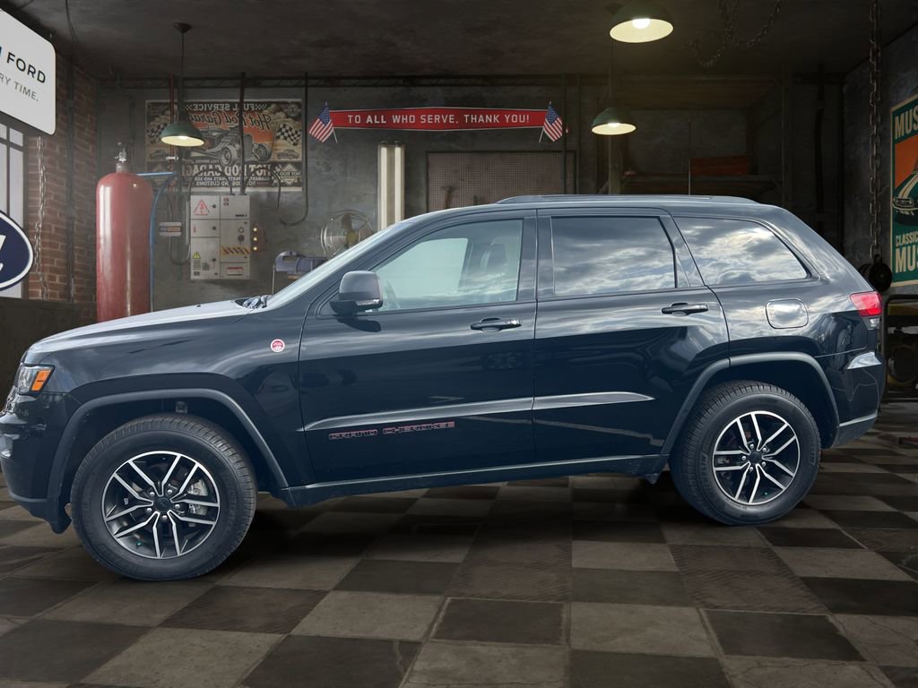 Used 2020 Jeep Grand Cherokee Trailhawk image 3