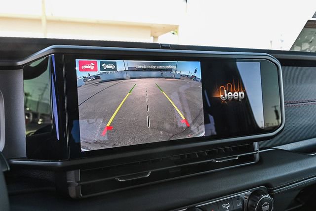 Used 2025 Jeep Wrangler Unlimited Rubicon w/ Convenience Group image 24