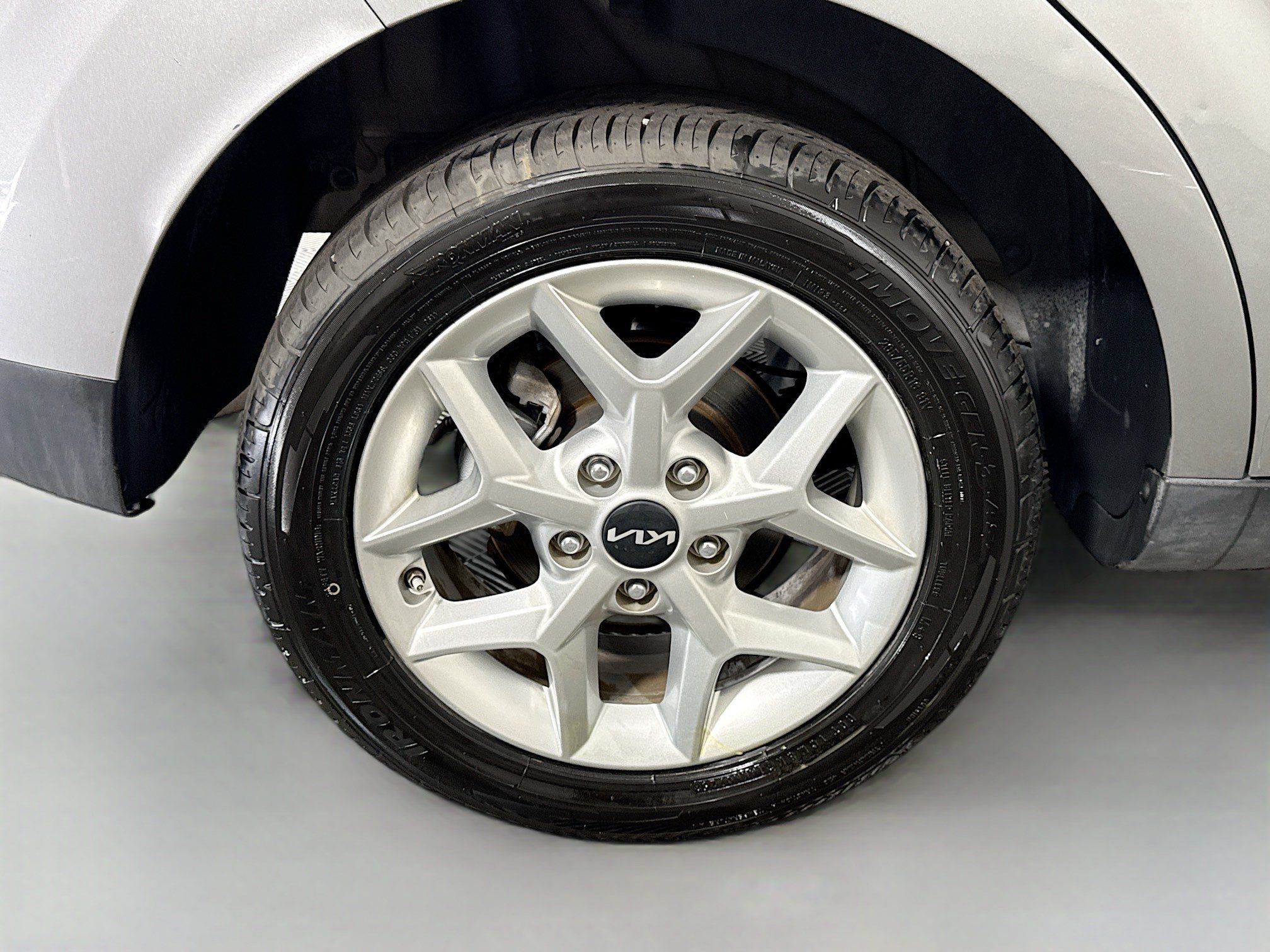 Used 2023 Kia Soul LX w/ Option Group 015 FWD image 32