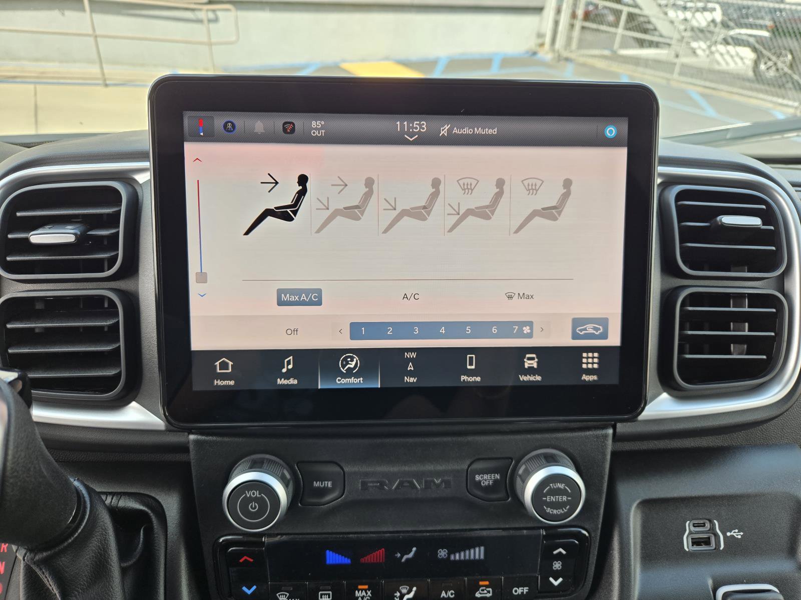 New 2026 RAM ProMaster 1500 w/ Quick Order Package 22G SLT image 11