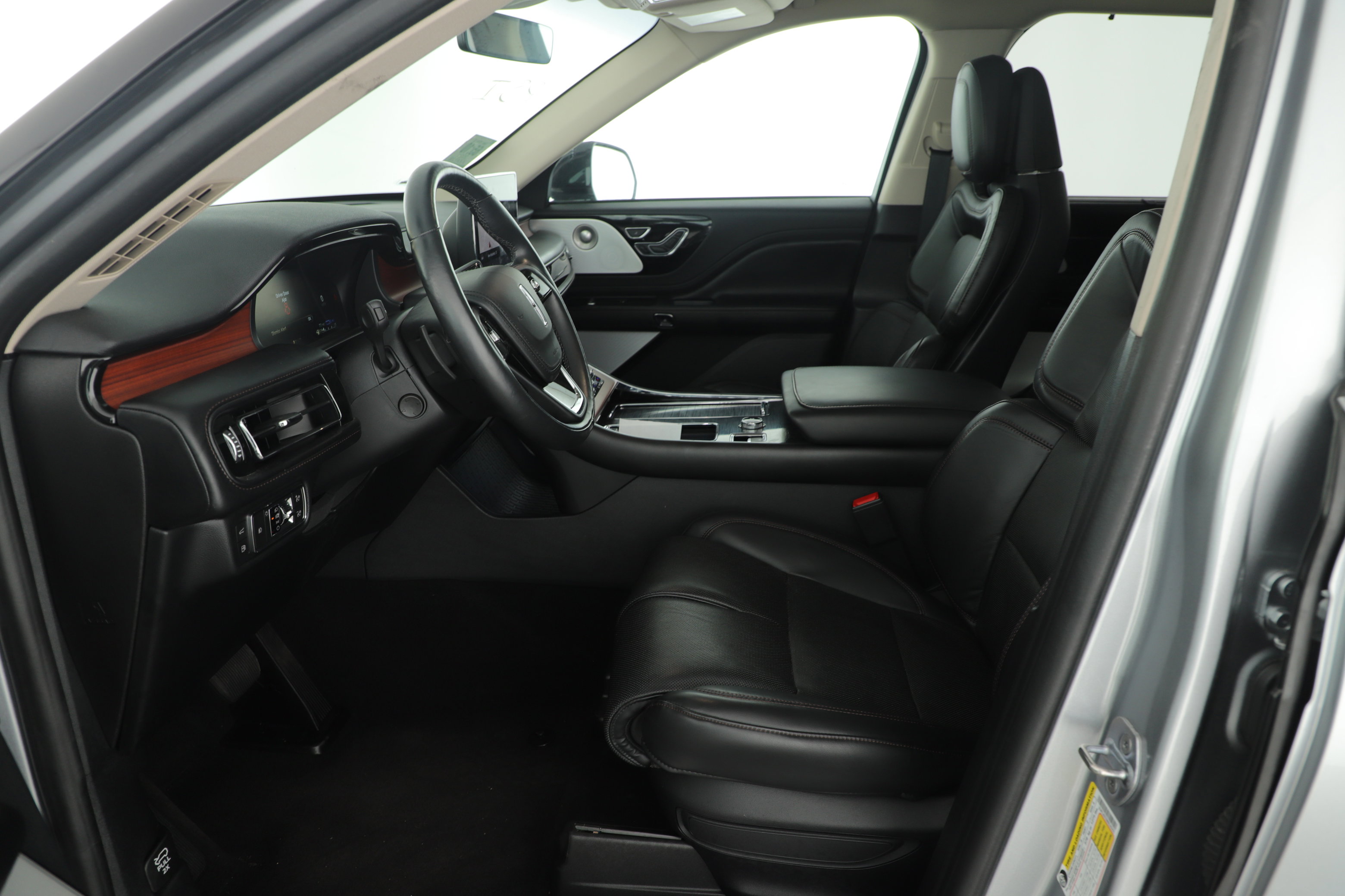 Used 2021 Lincoln Aviator Grand Touring w/ Equipment Group 302A image 12