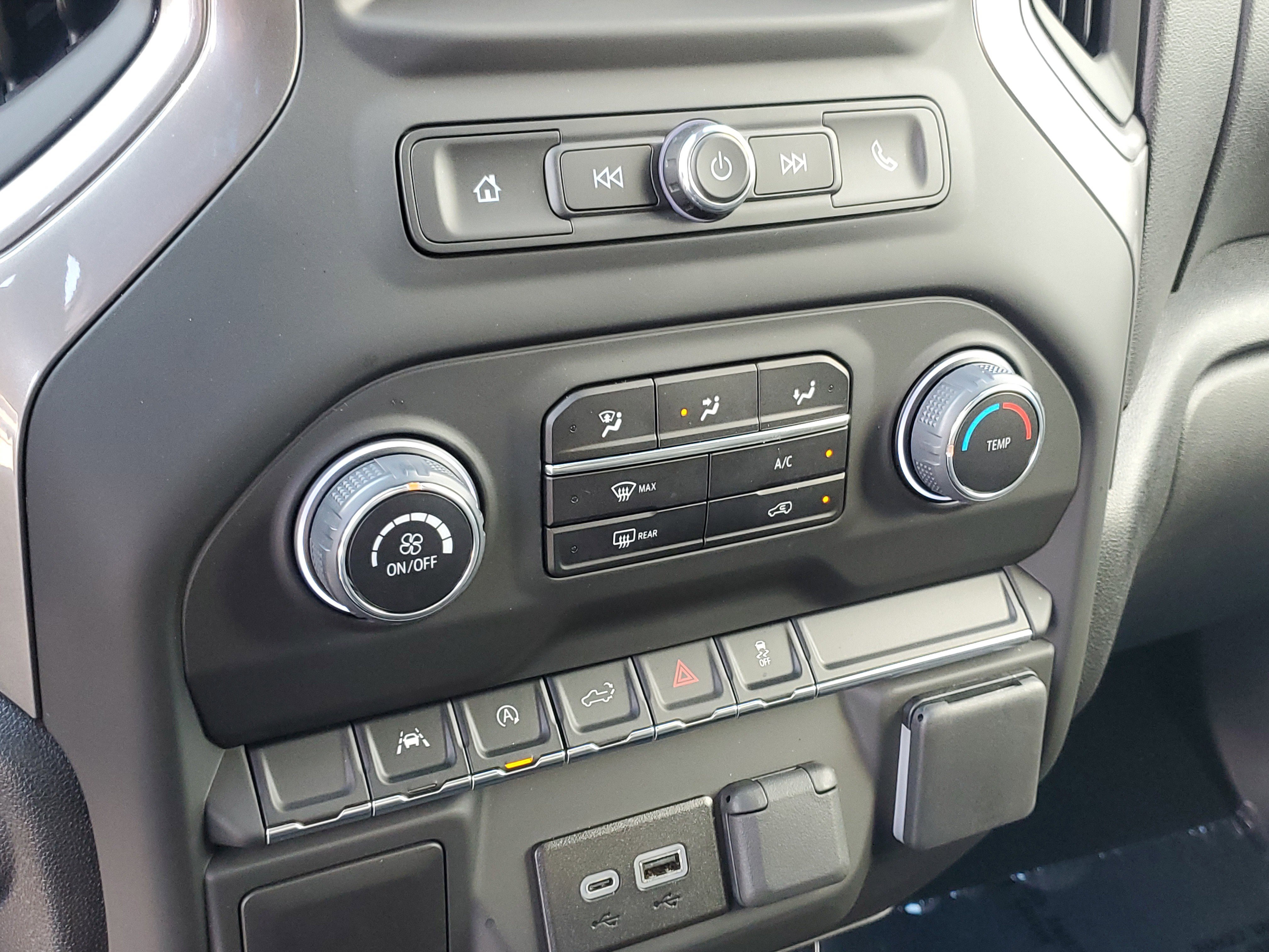 Used 2025 Chevrolet Silverado 1500 Custom image 23