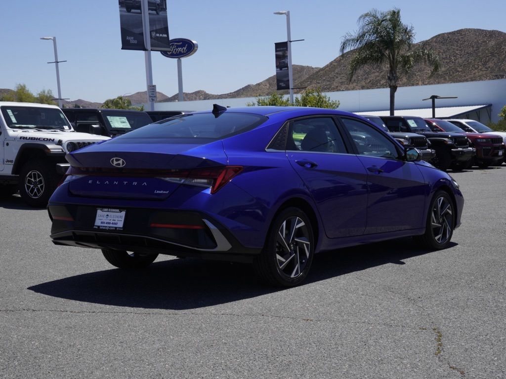 Used 2024 Hyundai Elantra Limited FWD image 4