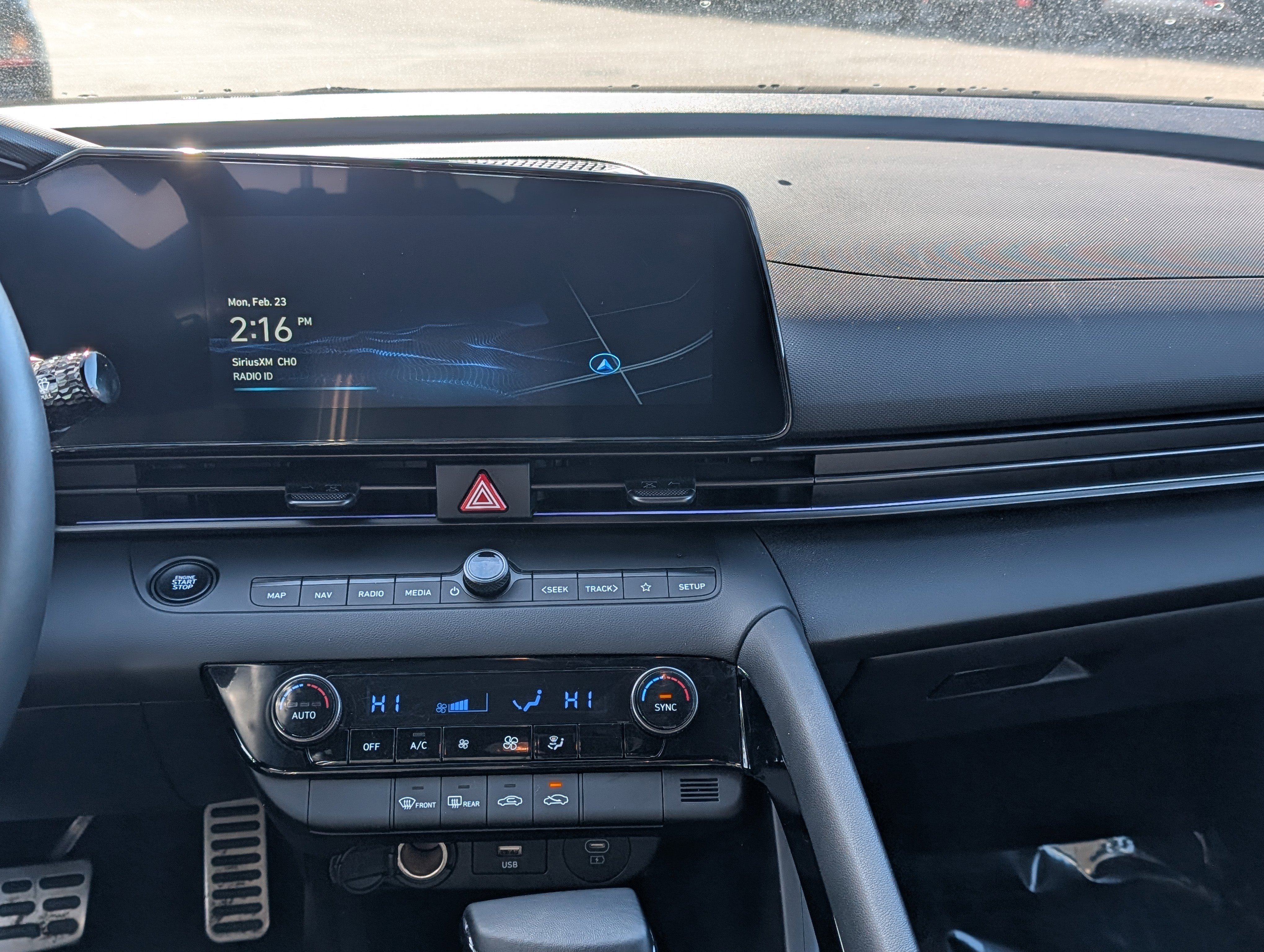 Certified 2025 Hyundai Elantra SEL FWD image 15