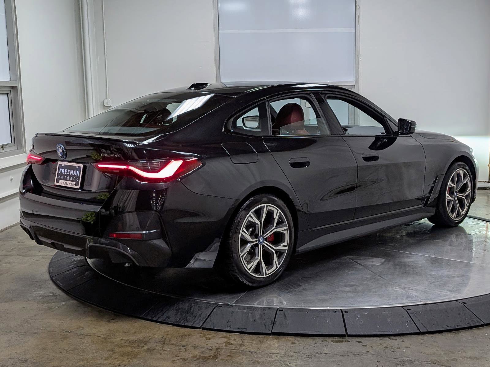 Used 2023 BMW i4 eDrive40 w/ M Sport Package image 9