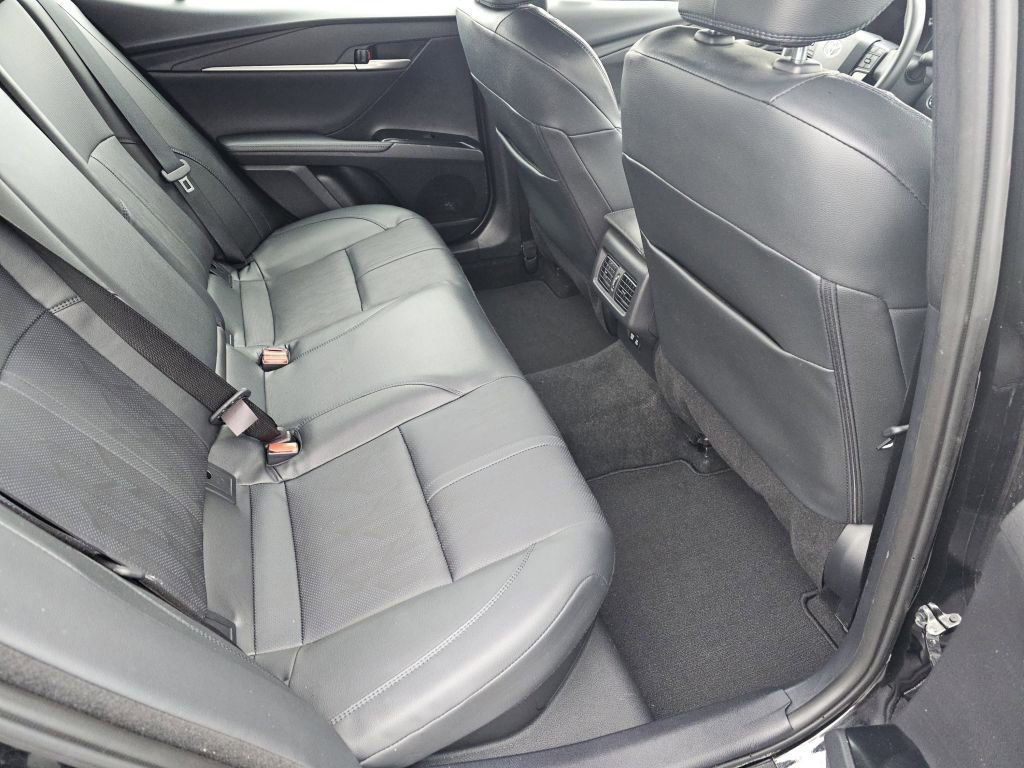 Used 2025 Toyota Camry XSE FWD image 5