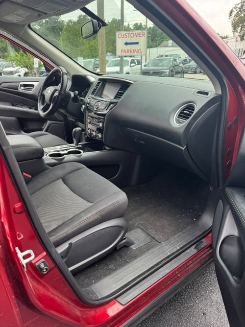 Used 2019 Nissan Pathfinder SV FWD image 16