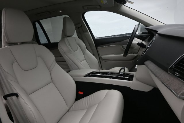 Used 2024 Volvo XC90 B6 Plus w/ Protection Package Premier AWD/4WD image 33
